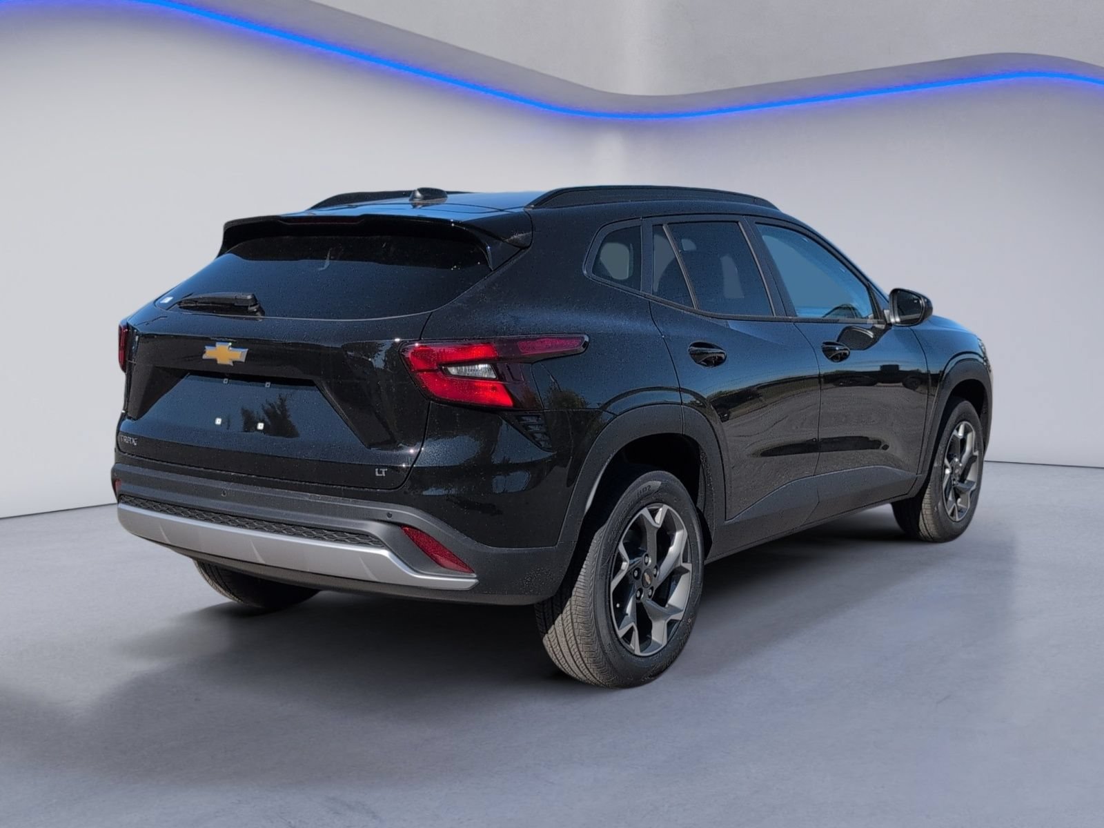 New 2026 Chevrolet Trax LT w/ LT Convenience Package FWD image 3