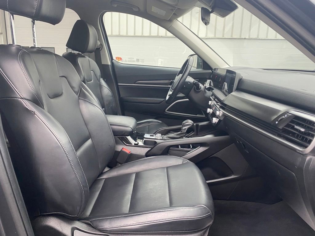 Used 2024 Kia Telluride LX image 26