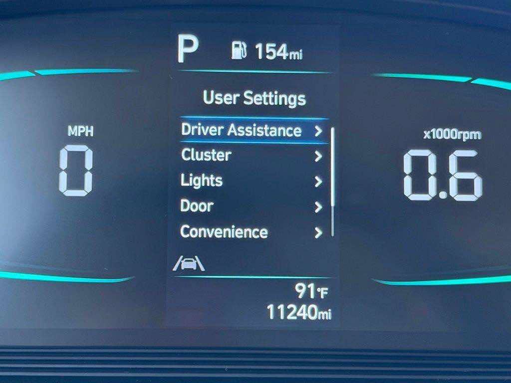 Used 2025 Hyundai Venue SEL FWD image 17