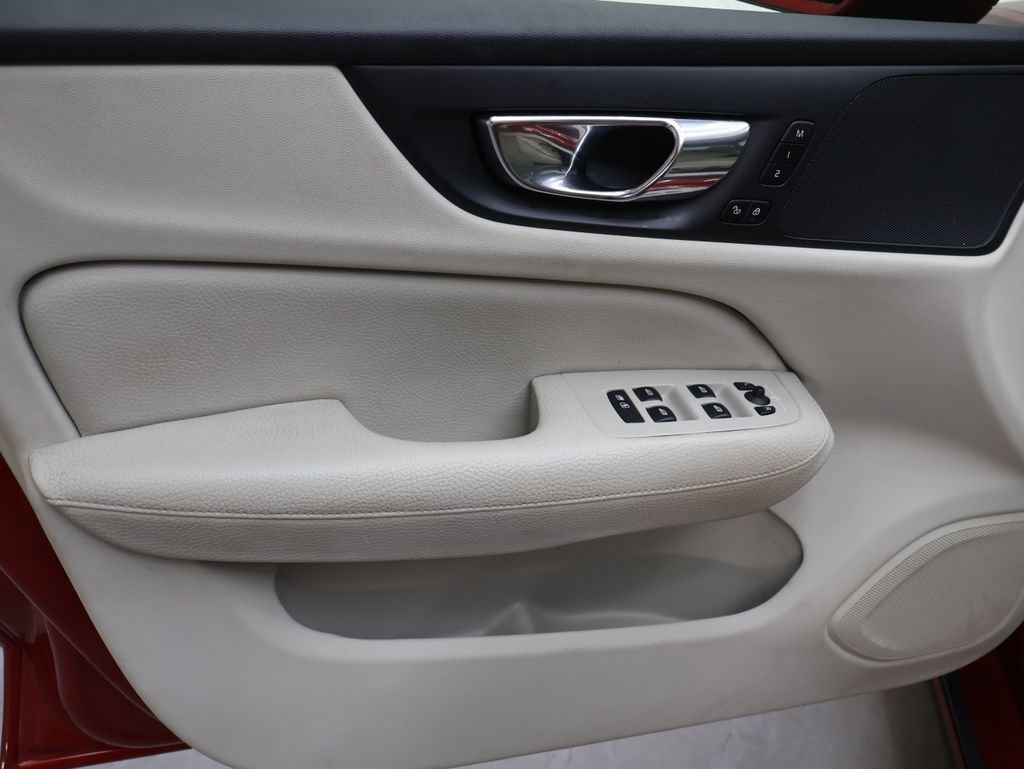 Used 2019 Volvo S60 T5 Momentum w/ Premium Package FWD image 15