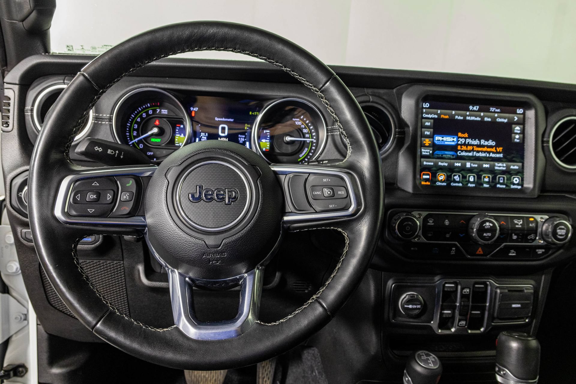 Used 2023 Jeep Wrangler Unlimited Sahara w/ Cold Weather Group AWD/4WD image 30