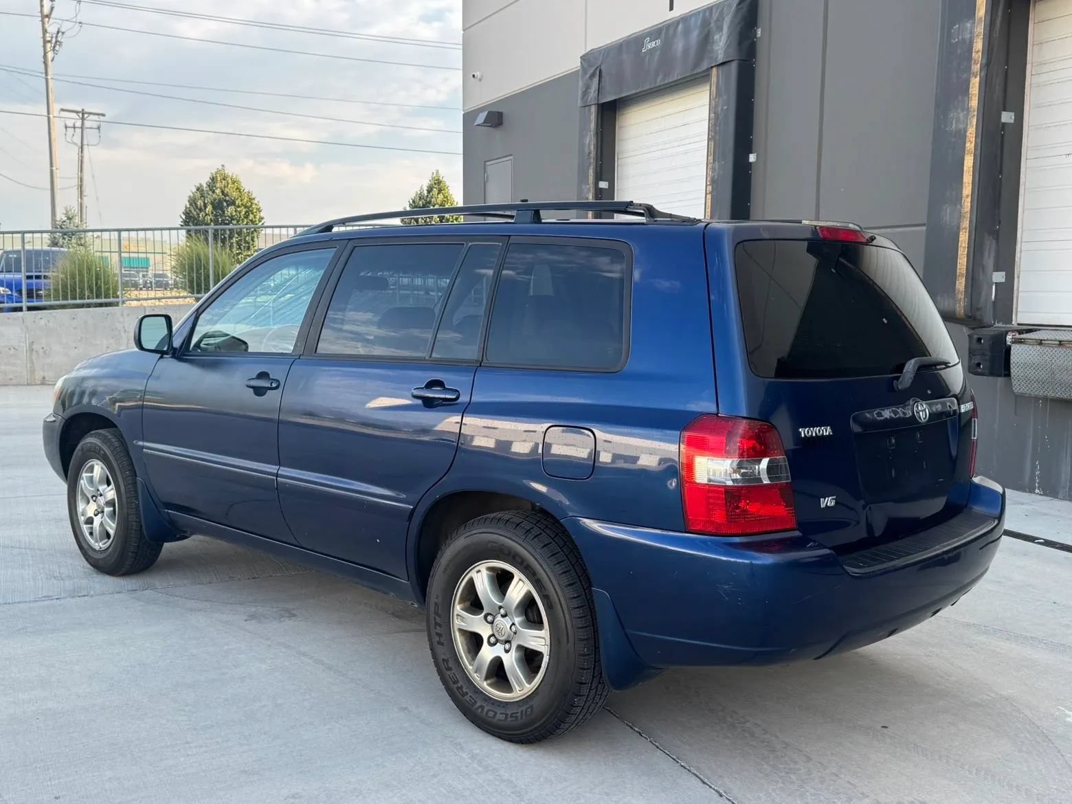 Used 2005 Toyota Highlander 2WD V6 w/ 3rd Row image 3