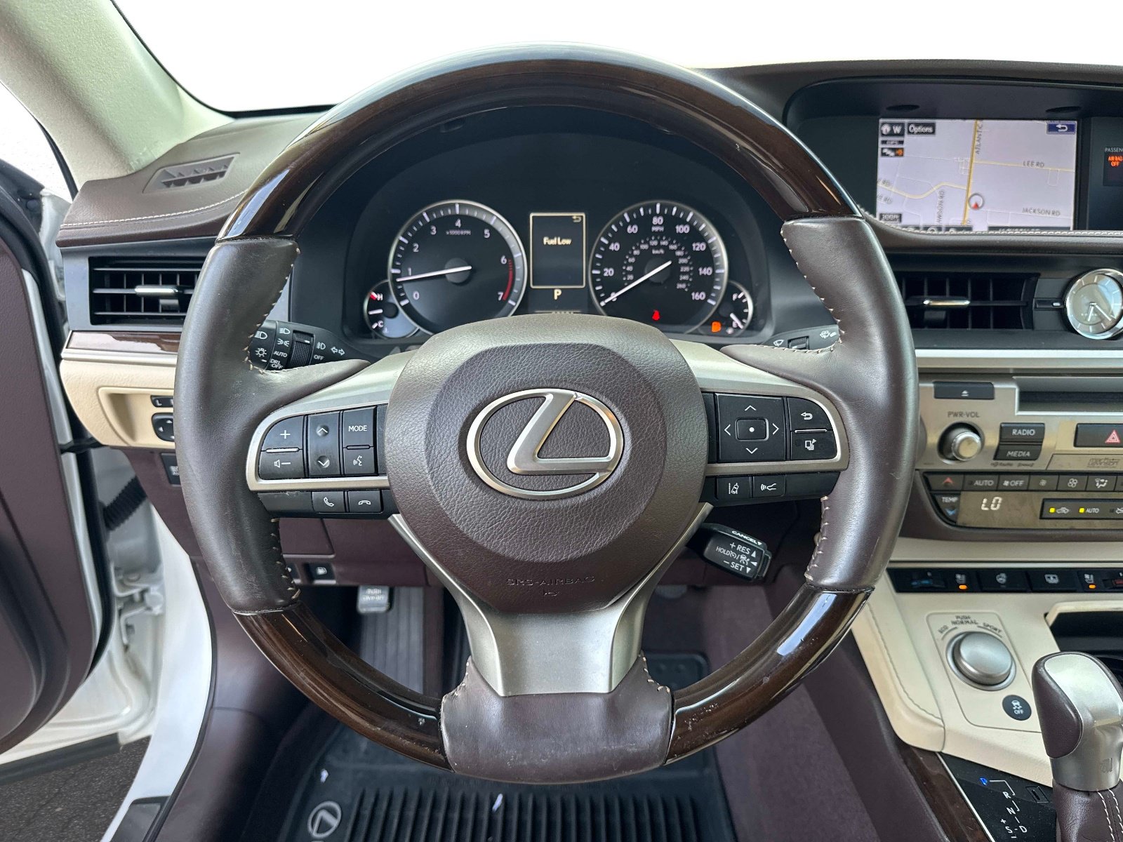 Used 2016 Lexus ES 350 w/ Ultra Luxury Package FWD image 27