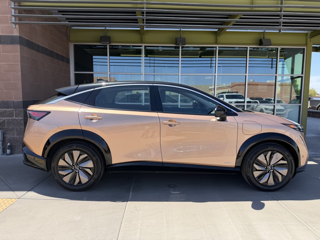 Used 2023 Nissan Ariya FWD image 9