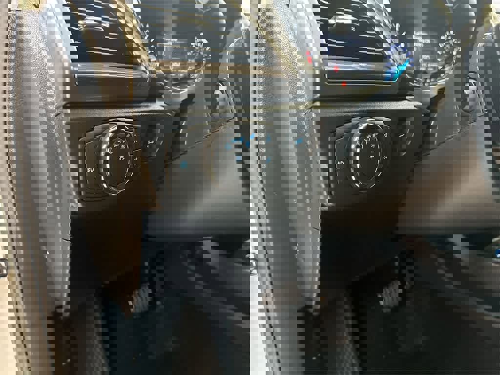 Used 2017 Ford Fusion SE image 37