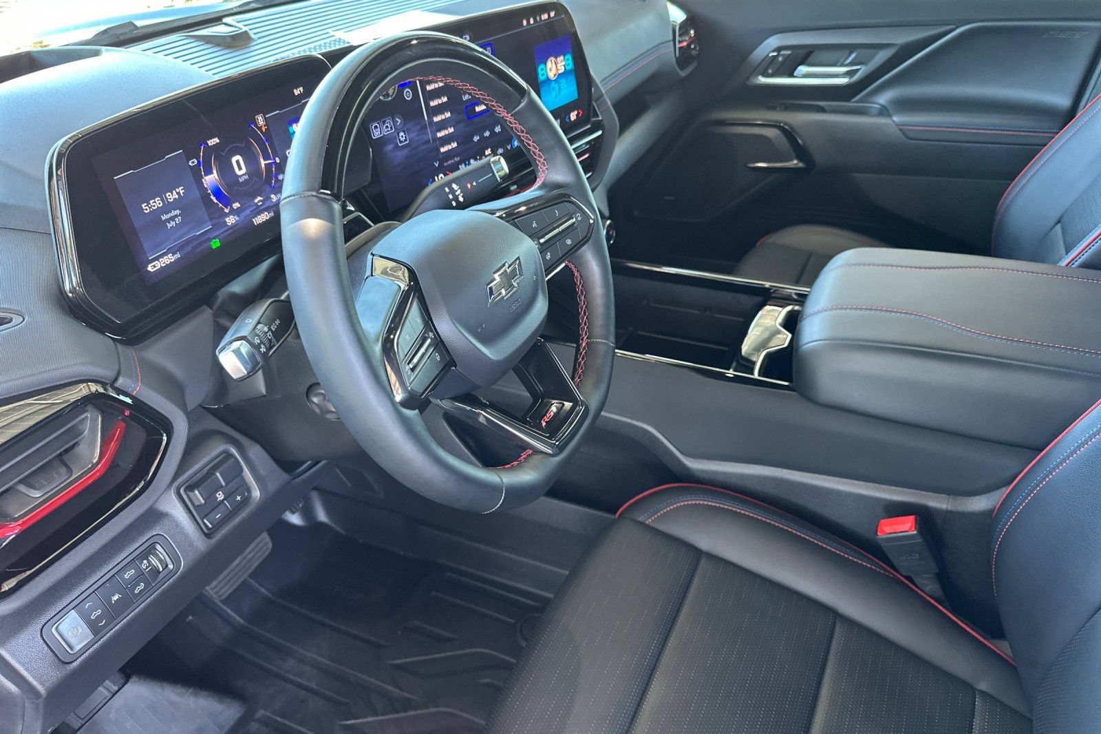 Used 2025 Chevrolet Silverado EV RST AWD/4WD image 5