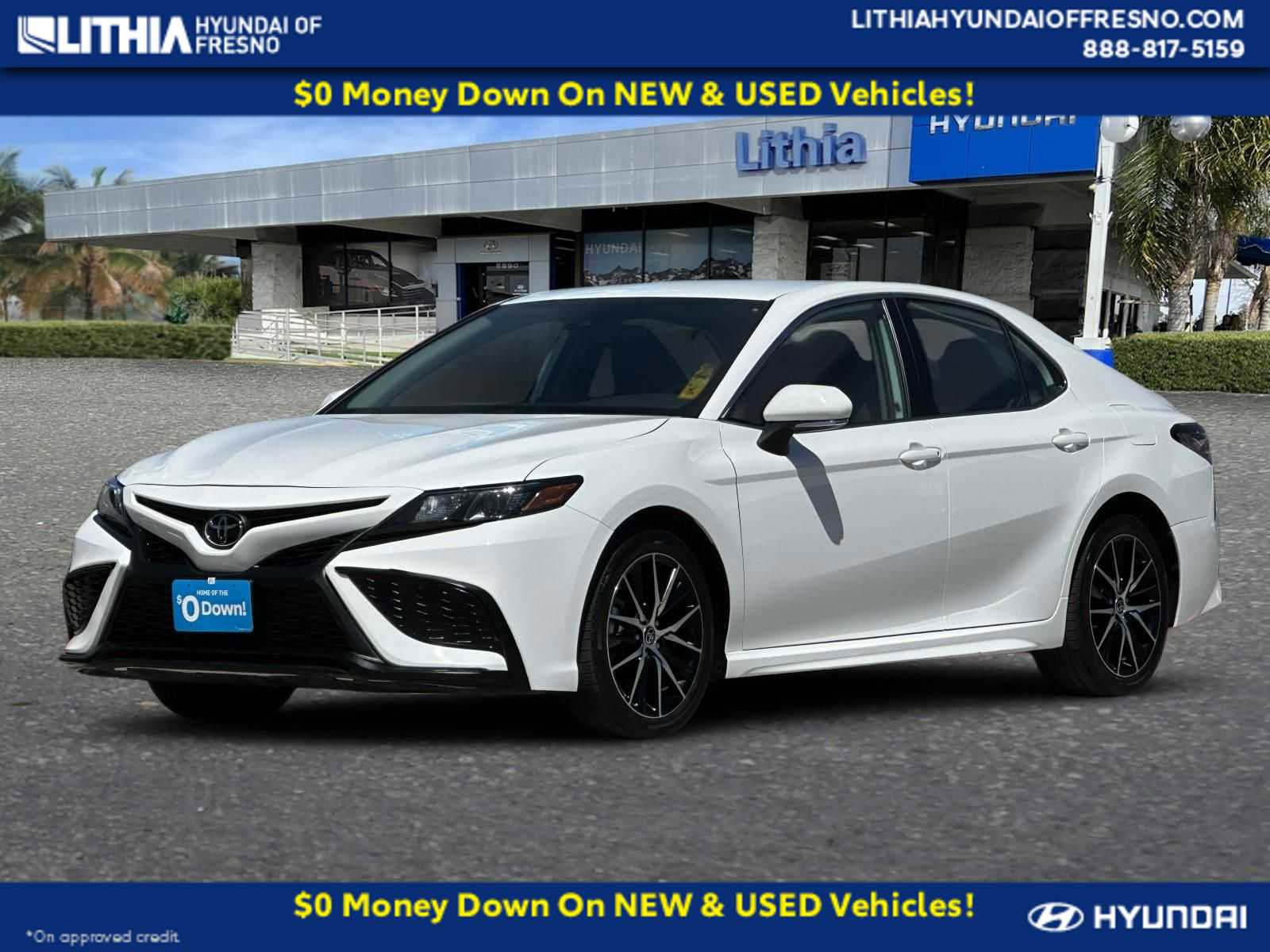 Used 2023 Toyota Camry SE image 1