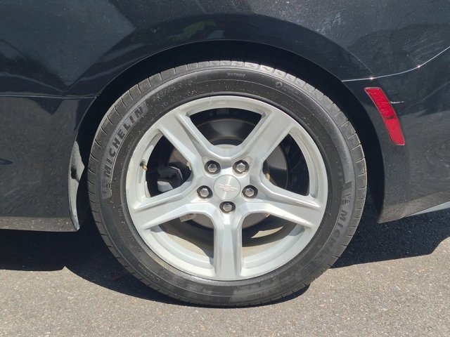 Used 2016 Chevrolet Camaro LT RWD image 13