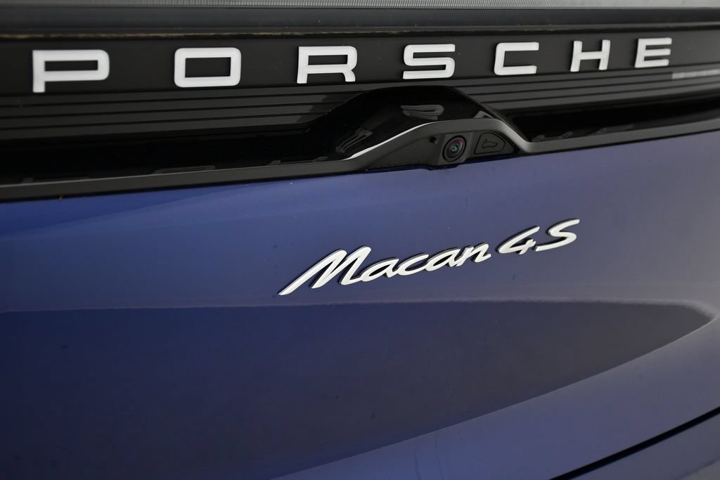 Certified 2025 Porsche Macan 4S Electric AWD/4WD image 11