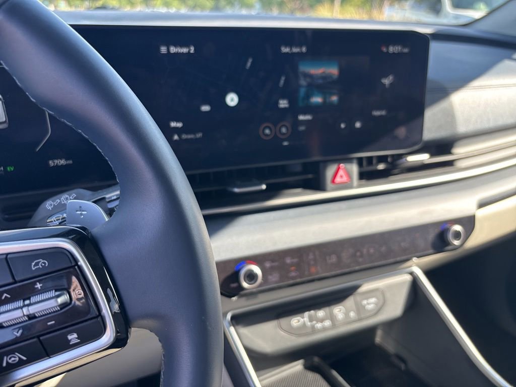 Certified 2026 Kia Carnival SX FWD image 9