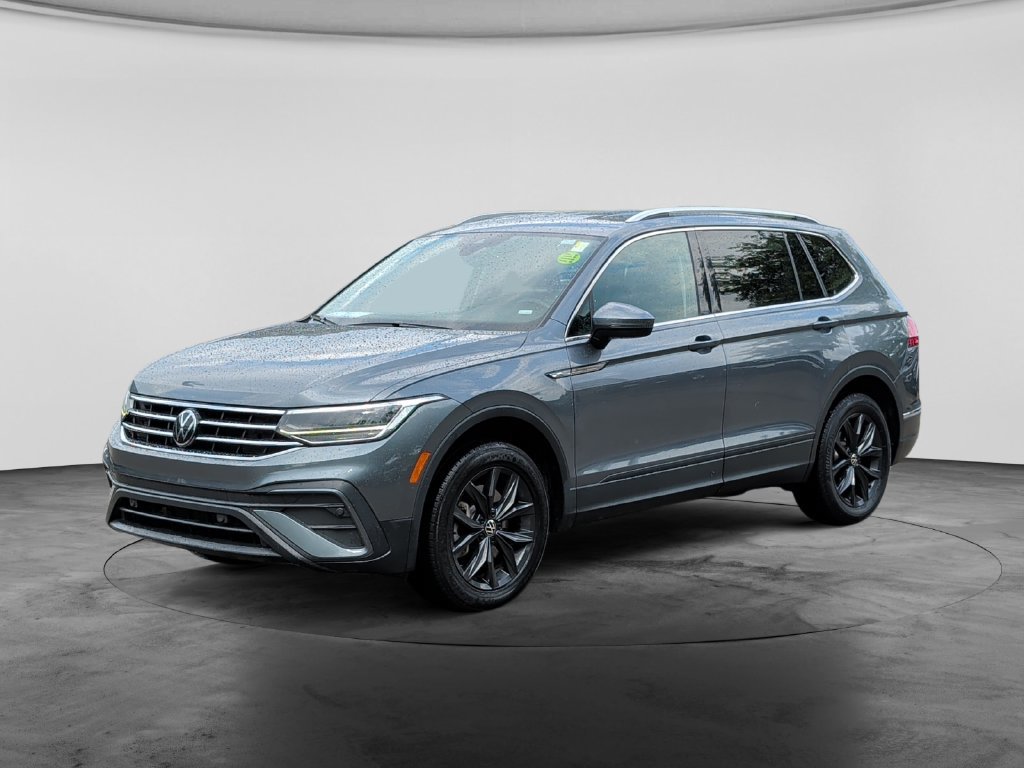 Used 2024 Volkswagen Tiguan SE AWD/4WD image 3