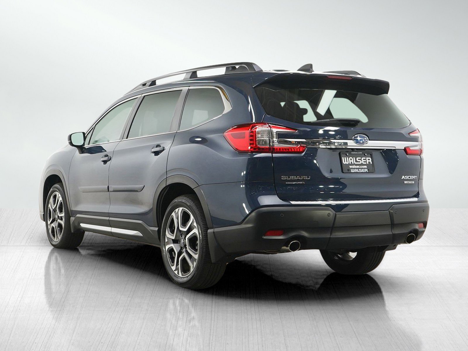 Used 2024 Subaru Ascent Limited w/ Technology Package AWD/4WD image 3