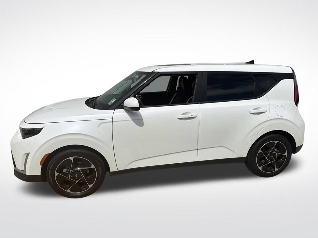 Used 2023 Kia Soul EX FWD image 13