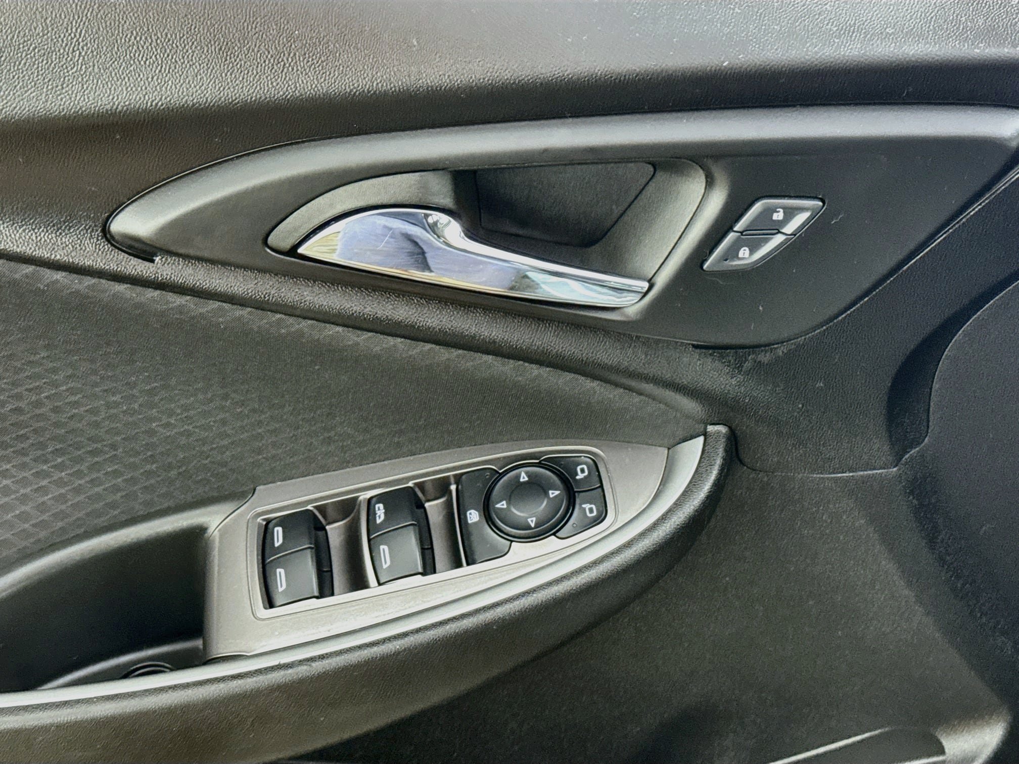 Used 2025 Chevrolet Malibu LT FWD image 19