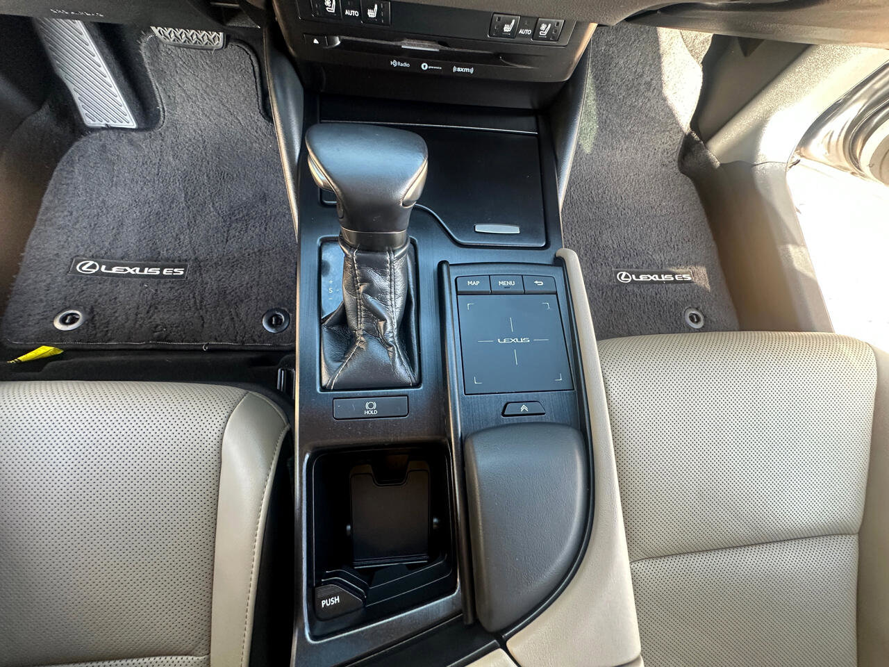 Used 2020 Lexus ES 350 w/ Luxury Package image 37