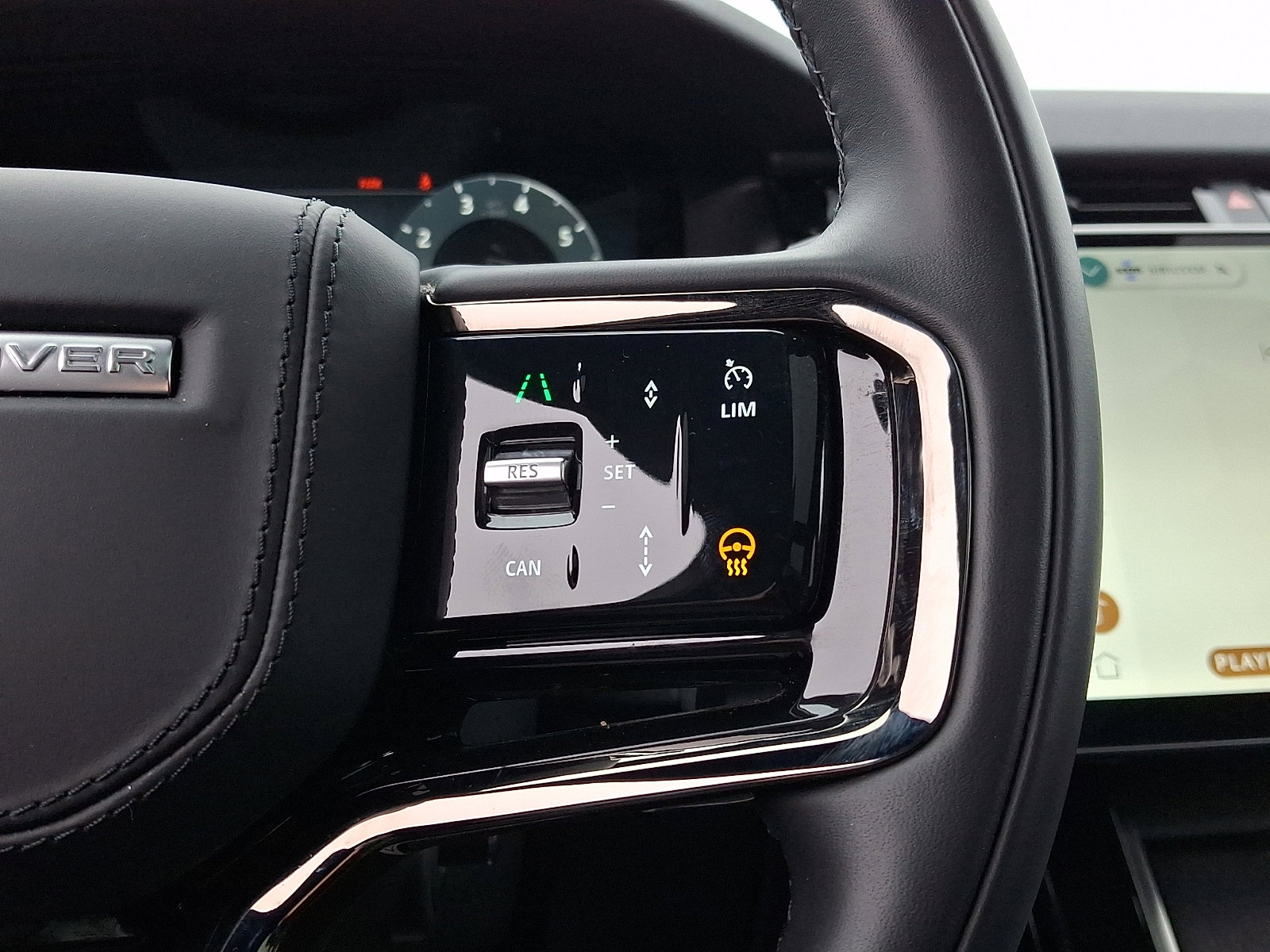 Used 2025 Land Rover Range Rover Velar Dynamic SE image 21