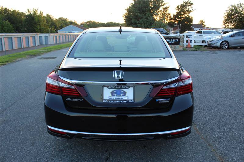 Used 2017 Honda Accord Touring image 6