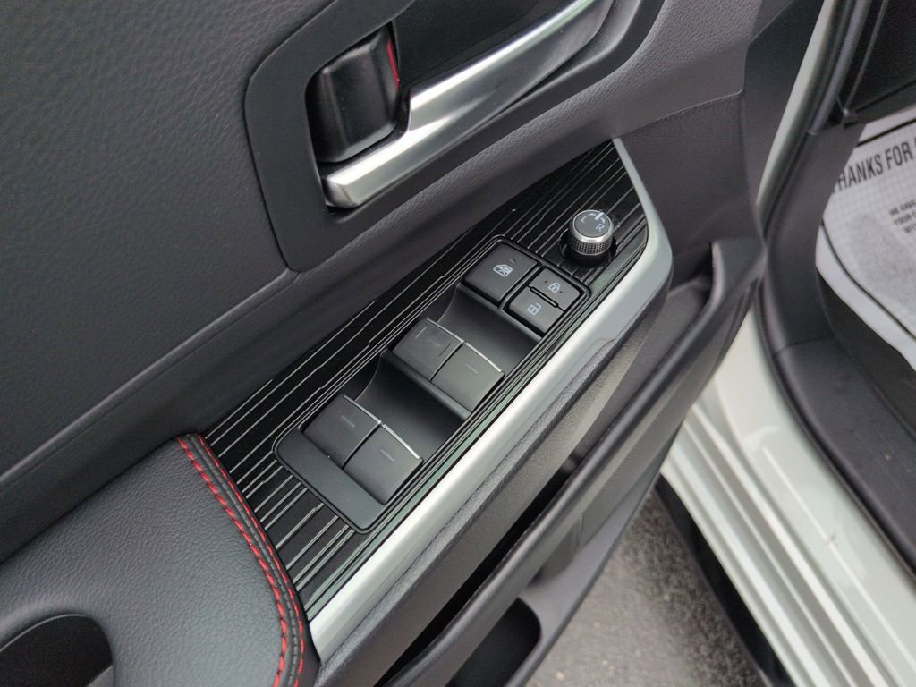 Used 2025 Toyota Sienna XSE w/ XSE Plus Package image 11