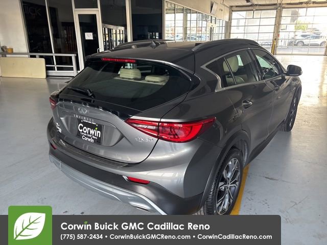 Used 2018 INFINITI QX30 Premium image 8