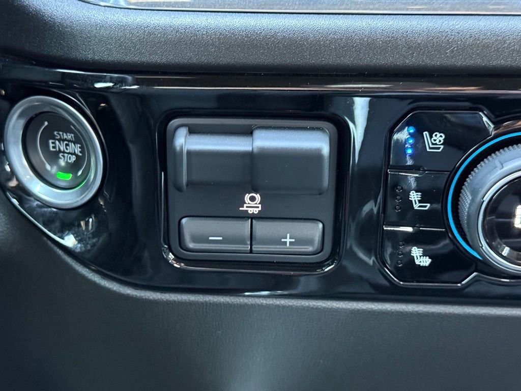 Used 2024 Chevrolet Silverado 2500 High Country w/ High Country Premium Package AWD/4WD image 28