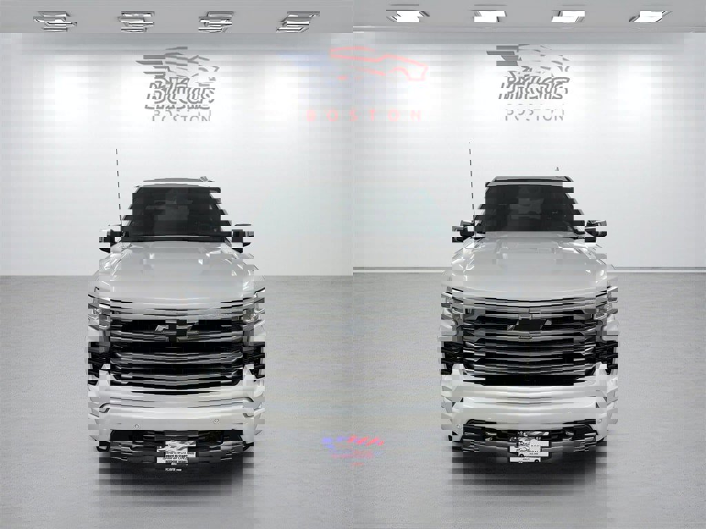 Used 2024 Chevrolet Silverado 1500 High Country w/ Technology Package image 2
