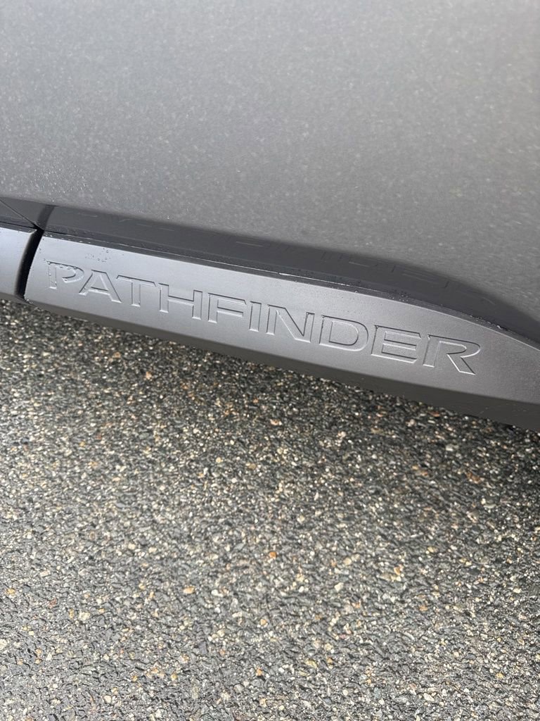 Used 2024 Nissan Pathfinder SV image 40