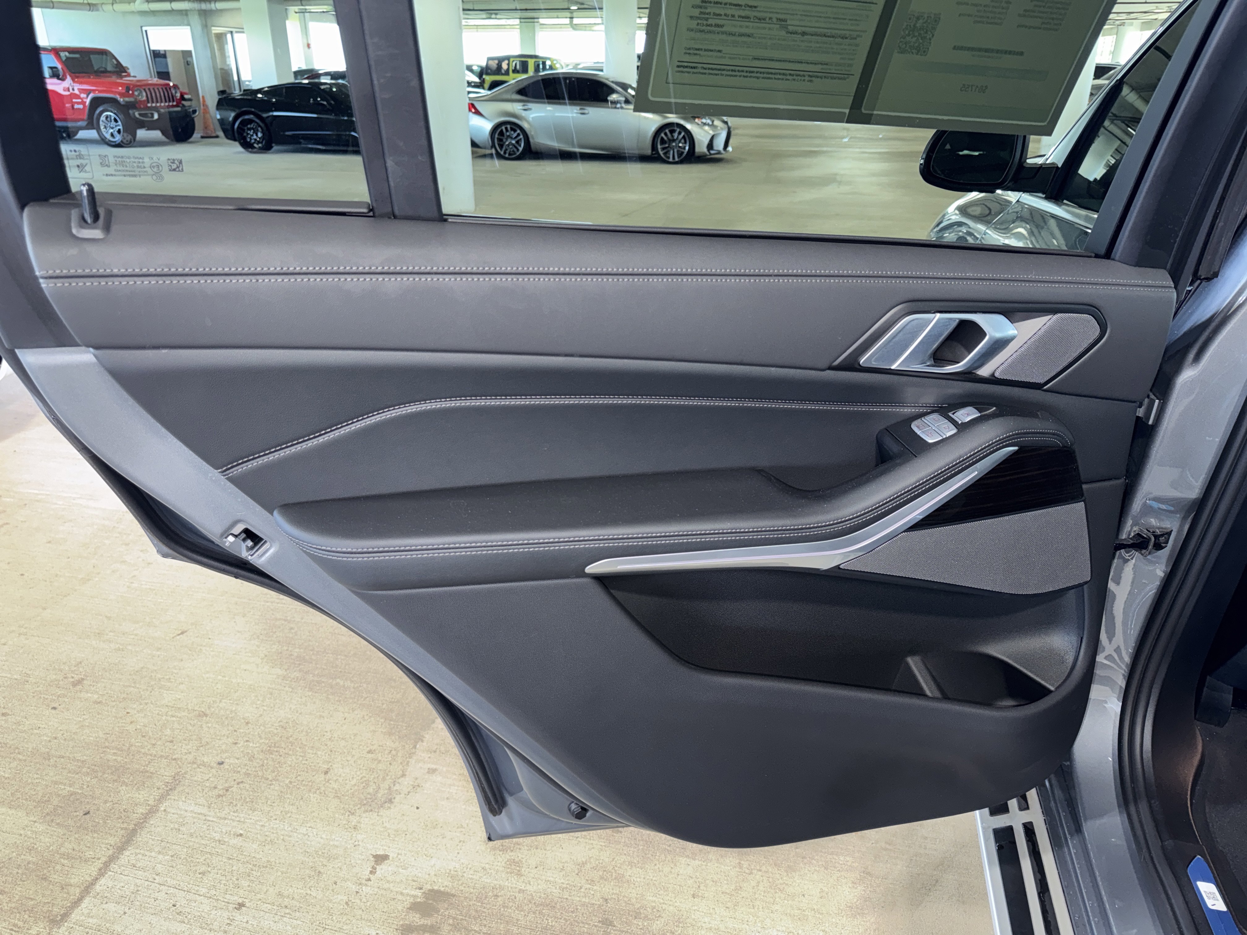 Used 2023 BMW X7 xDrive40i w/ Premium Package image 17