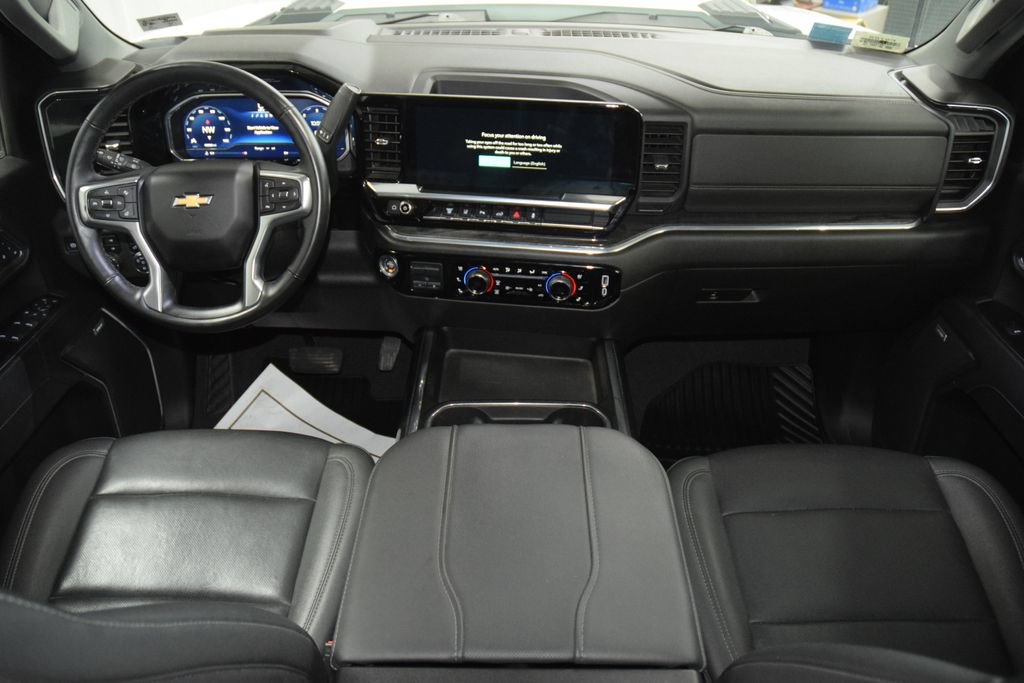 Used 2024 Chevrolet Silverado 3500 LTZ w/ LTZ Convenience Package AWD/4WD image 32