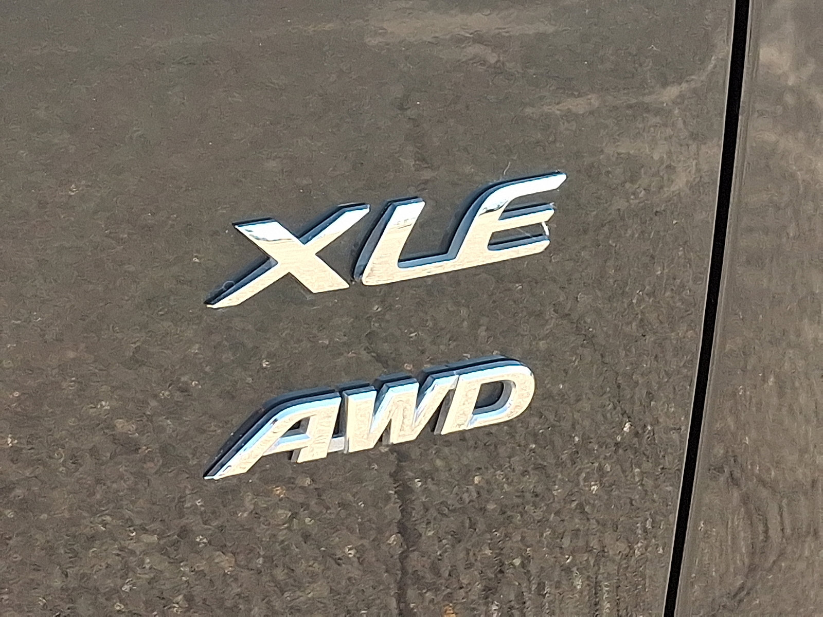 Certified 2022 Toyota Corolla Cross XLE image 33