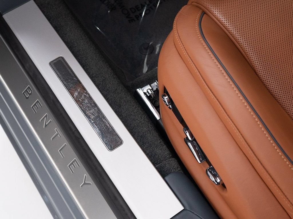 Certified 2022 Bentley Flying Spur V8 AWD/4WD image 12