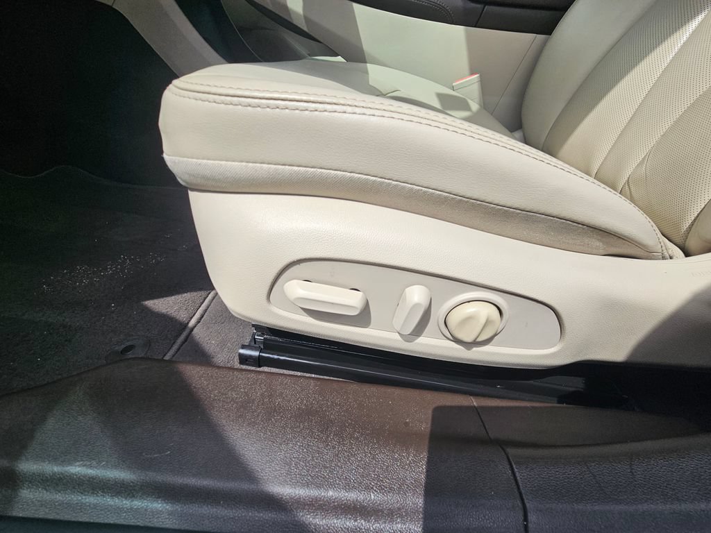 Used 2017 Buick LaCrosse Essence w/ Dynamic Driver Package FWD image 10