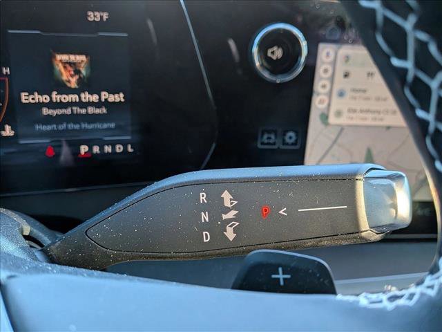 Used 2025 Chevrolet Traverse LT w/ Sun and Wheel Package image 13