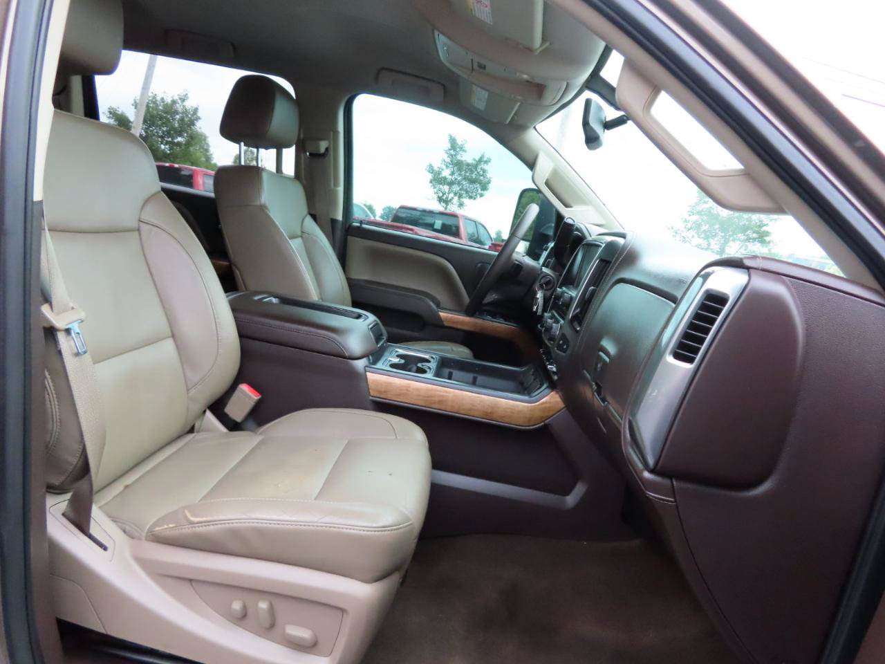 Used 2015 Chevrolet Silverado 2500 LTZ w/ Duramax Plus Package AWD/4WD image 50