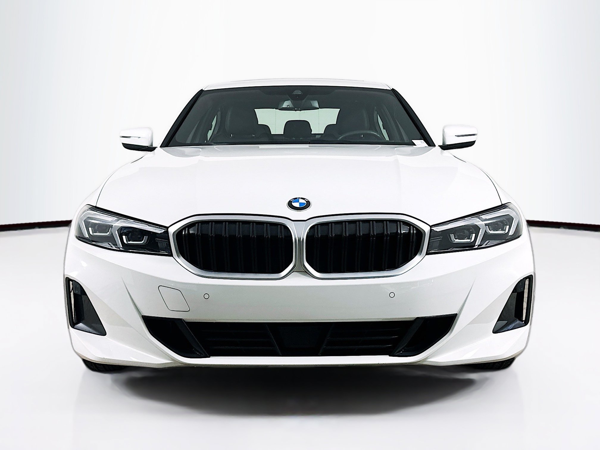 Used 2025 BMW 330i Sedan RWD image 2