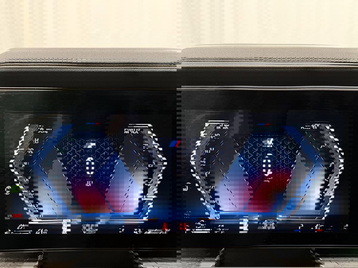 Used 2024 BMW 740i xDrive image 12