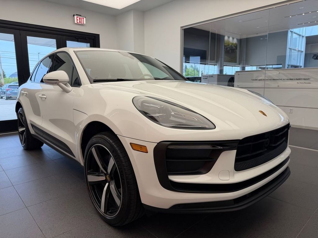 Used 2026 Porsche Macan AWD/4WD image 30