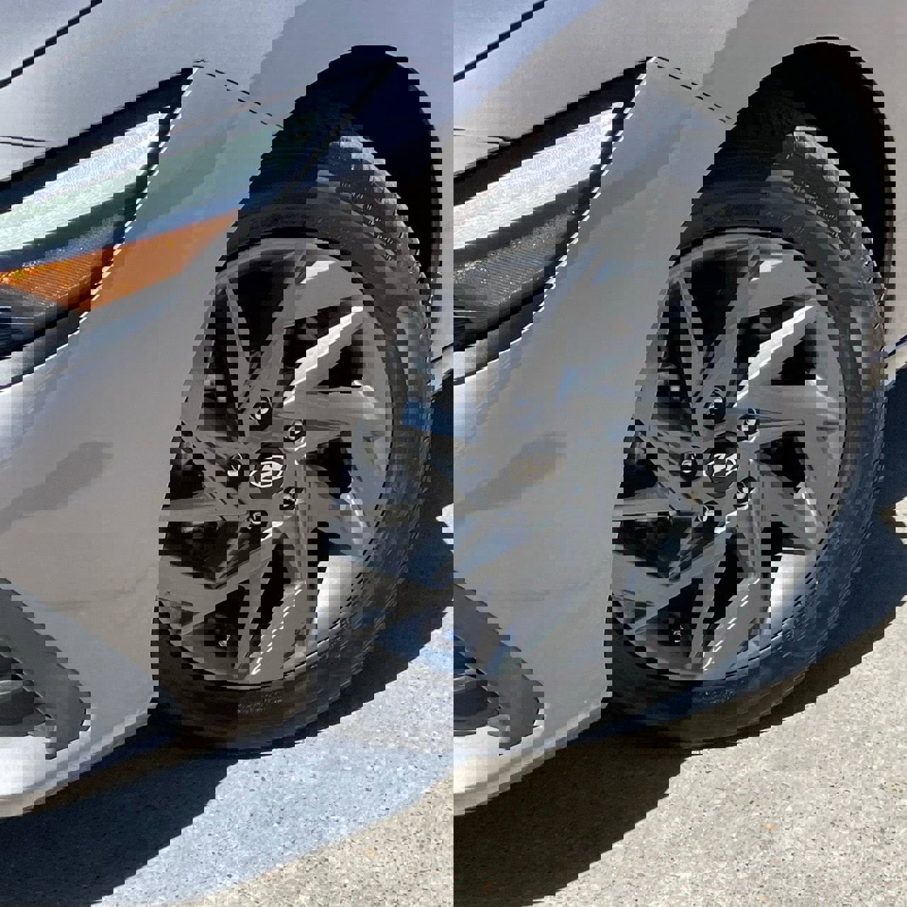 Used 2024 Hyundai Elantra SEL image 8