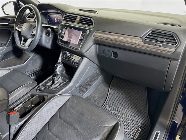 Used 2023 Volkswagen Tiguan SEL R-Line image 29