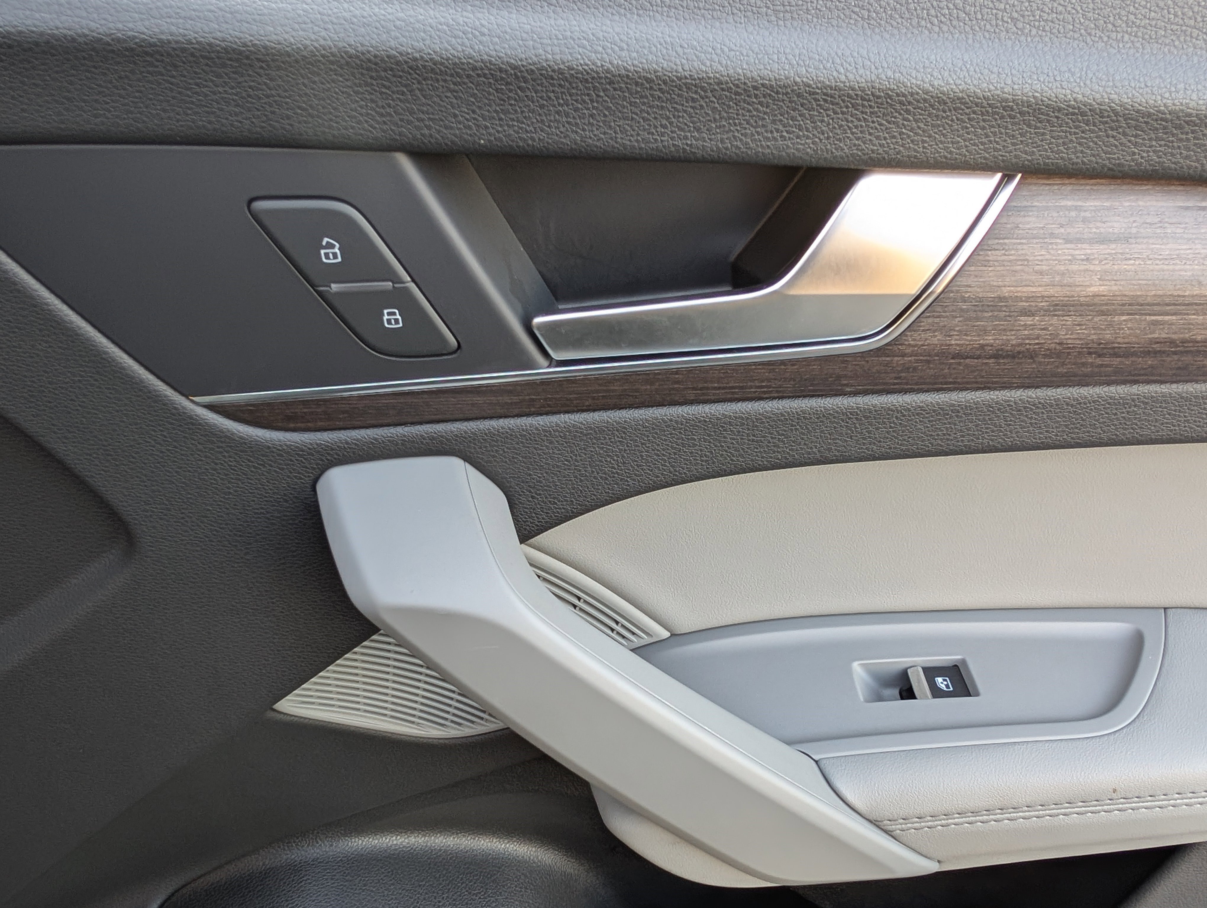 Used 2024 Audi Q5 e Premium Plus image 22