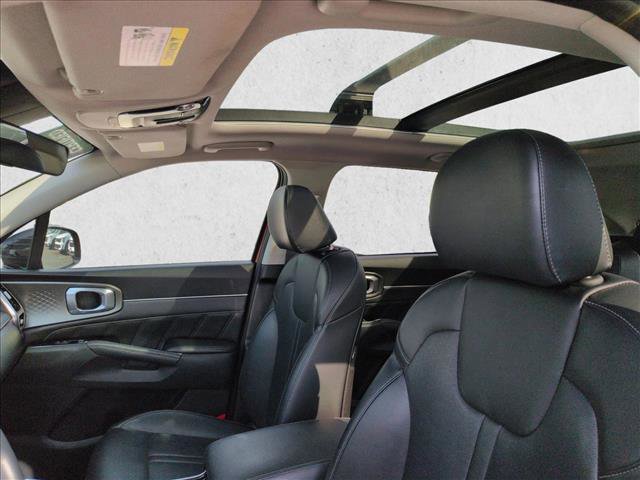 Used 2022 Kia Sorento SX AWD/4WD image 16