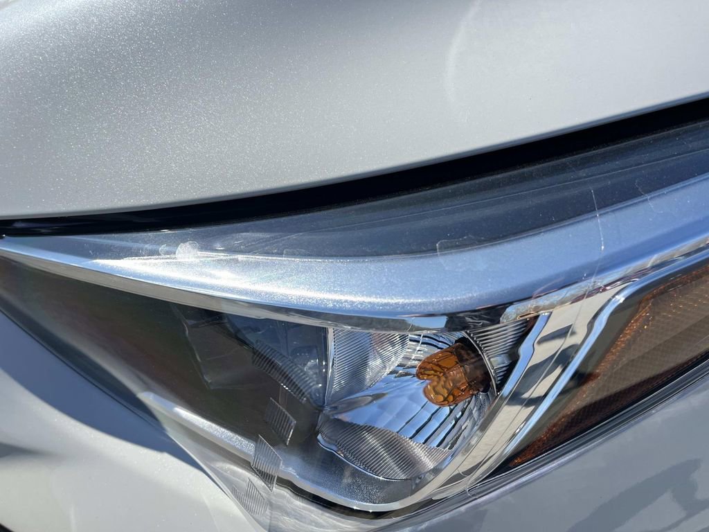 Used 2025 Subaru Crosstrek 2.0i Premium image 9