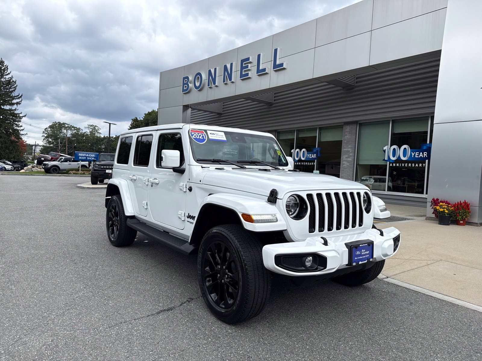 Used 2021 Jeep Wrangler Unlimited Sahara AWD/4WD image 7