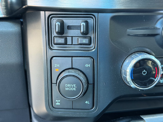 Used 2023 Ford F350 Lariat w/ Lariat Ultimate Package AWD/4WD image 13