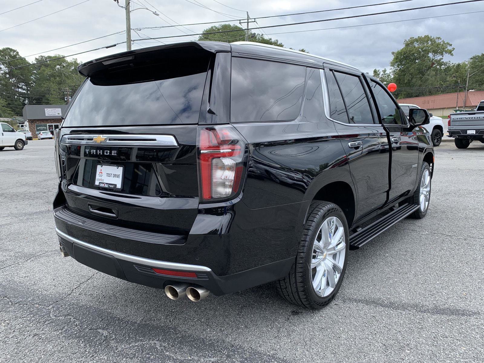 Used 2023 Chevrolet Tahoe High Country image 3