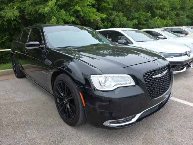 Used 2017 Chrysler 300 C w/ Safetytec Plus Group RWD image 7