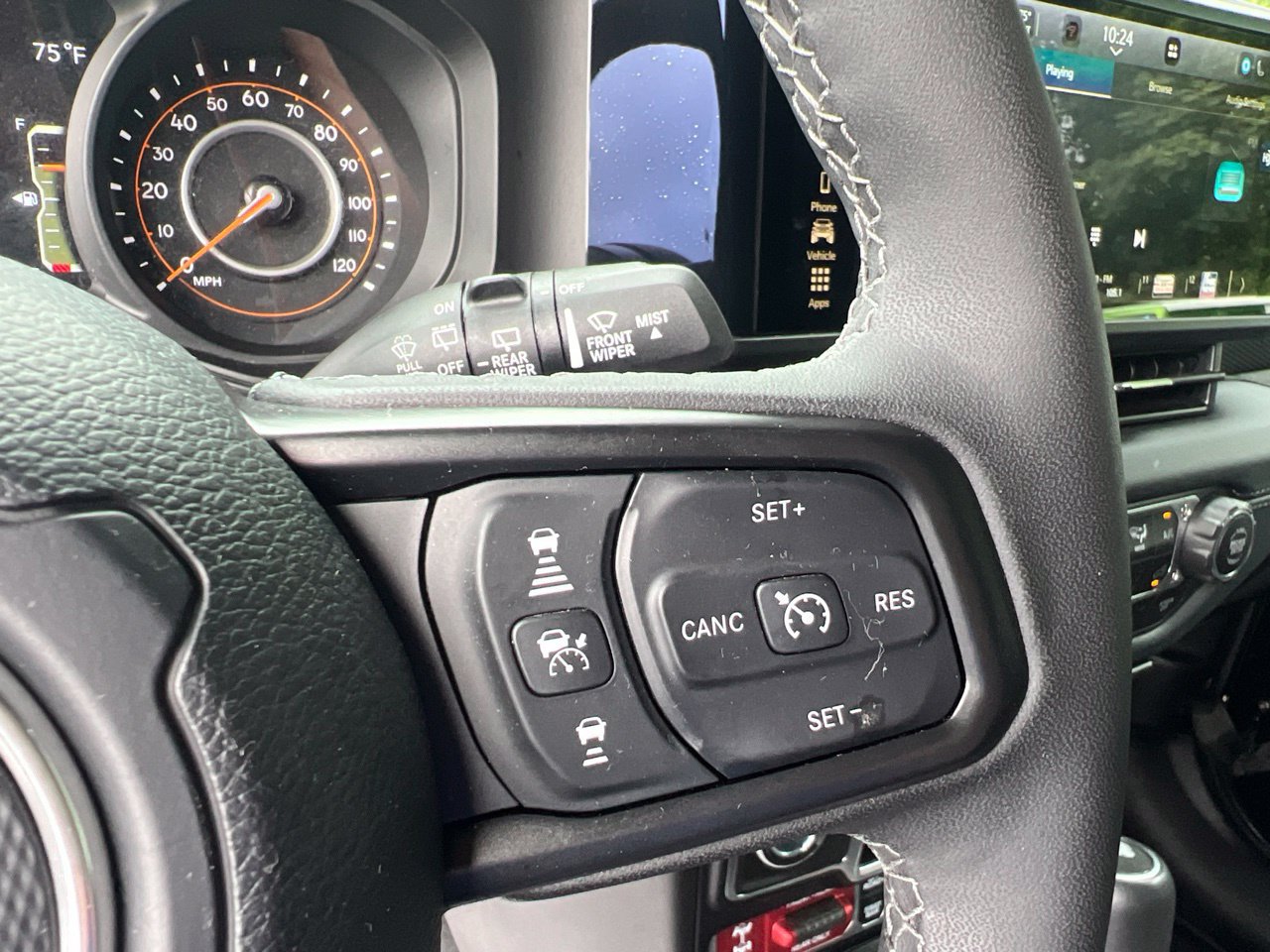 Used 2026 Jeep Wrangler Unlimited Rubicon AWD/4WD image 24