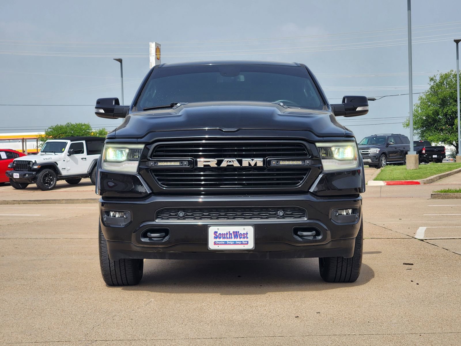 Used 2020 RAM 1500 Laramie w/ Sport Appearance Package AWD/4WD image 6