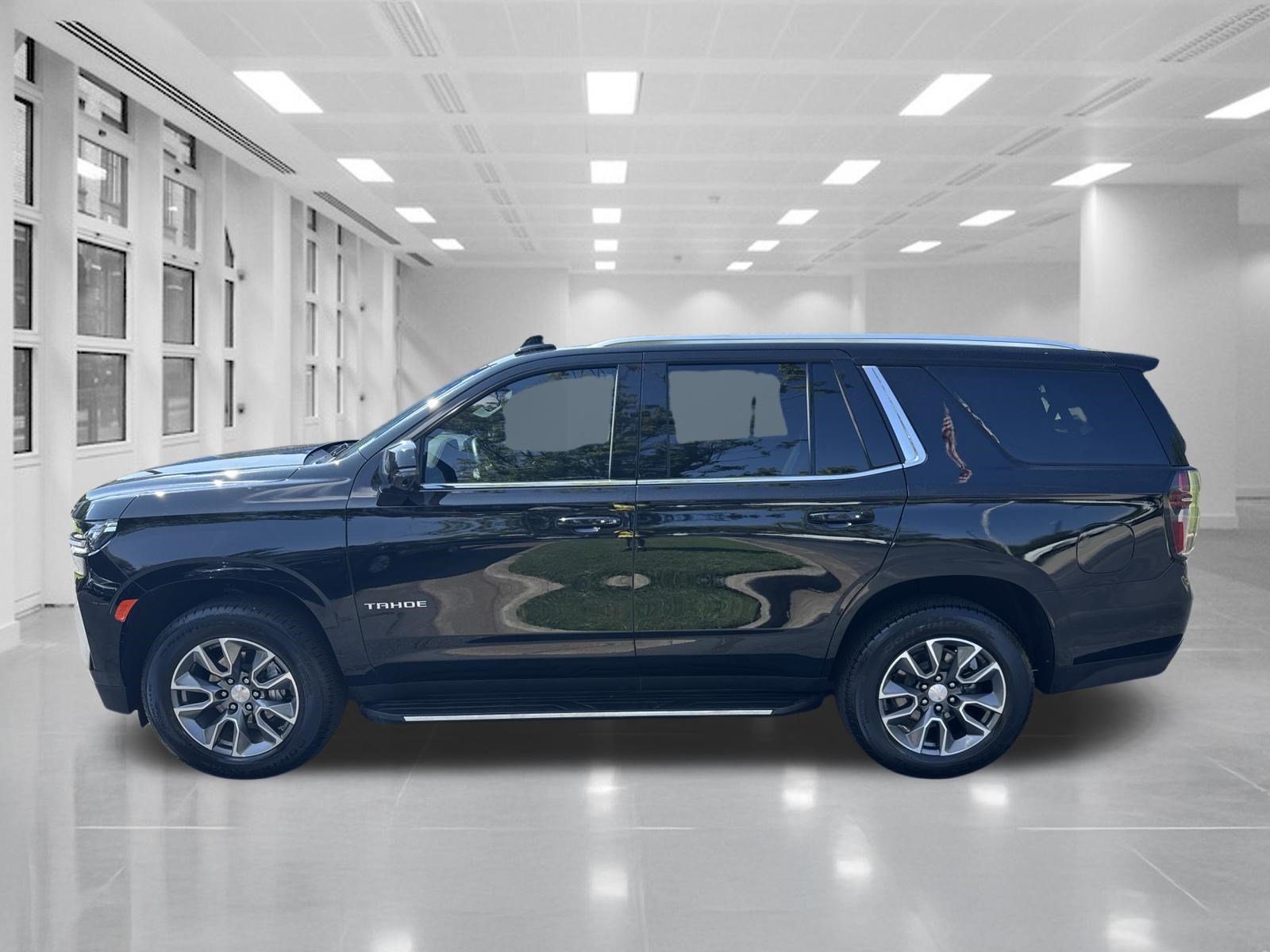 Used 2024 Chevrolet Tahoe LT w/ LT Signature Plus Package RWD image 8