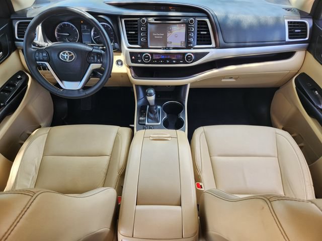 Used 2016 Toyota Highlander XLE FWD image 26