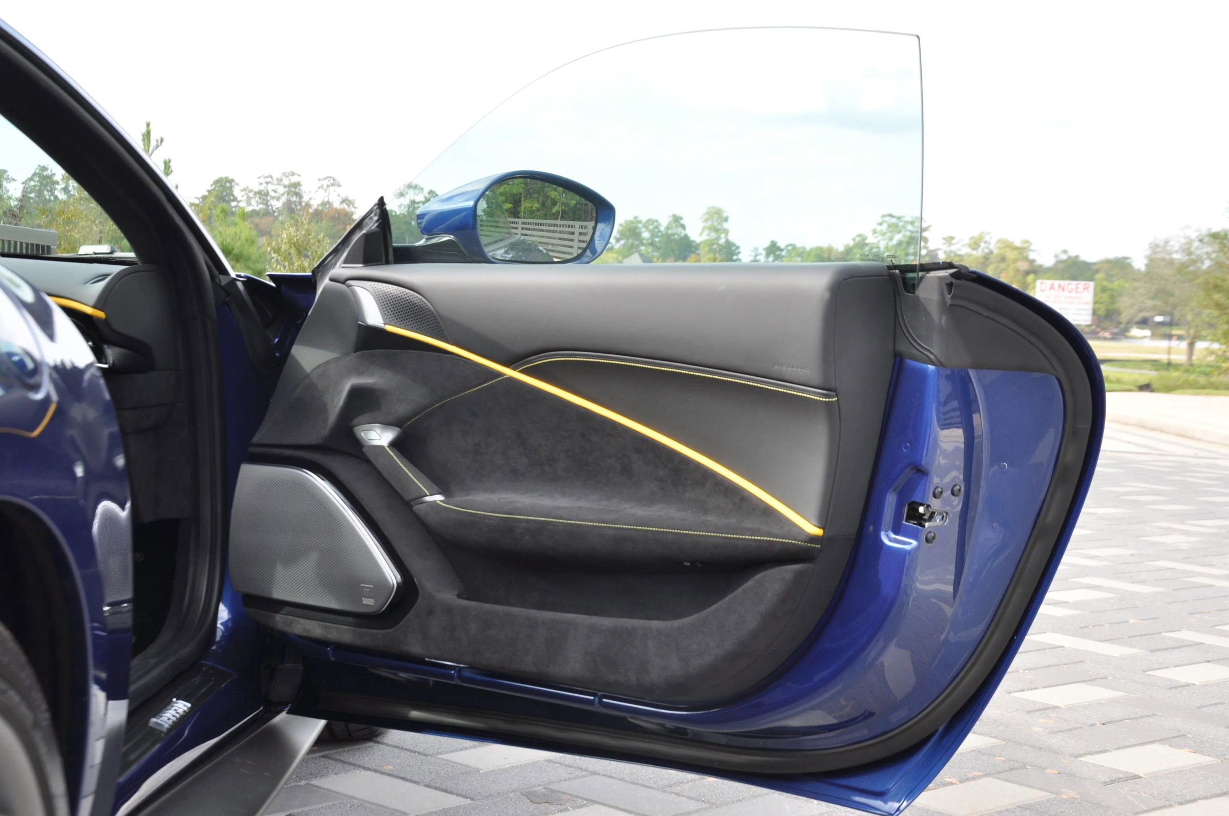 Used 2022 Ferrari Roma image 32